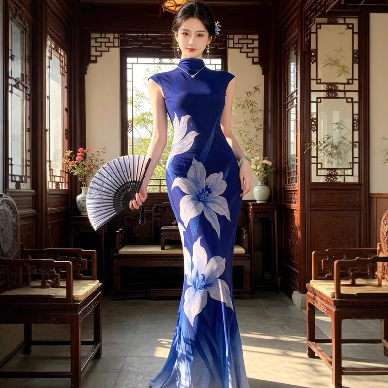 Blue Tianyu Warm Floral Print Gradient Blue Dress, New Chinese Style Retro Elegant Waist-Cinching Slimming Long Dress for Summer