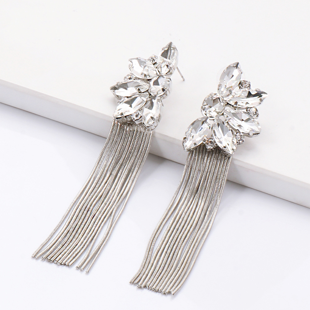 Korean Fashion Style New Diamond Flower Tassel Earrings display picture 5
