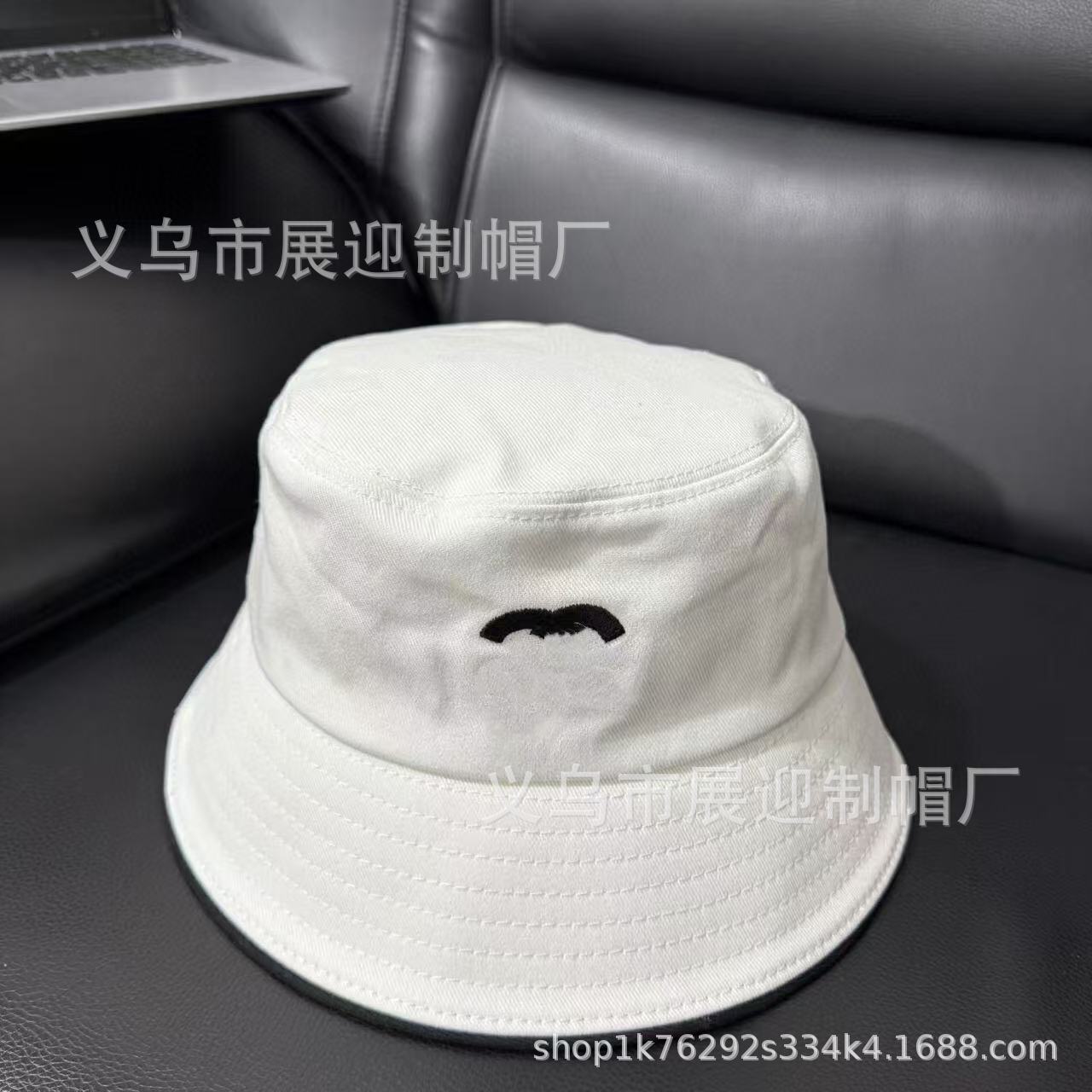 흰색 버킷햇