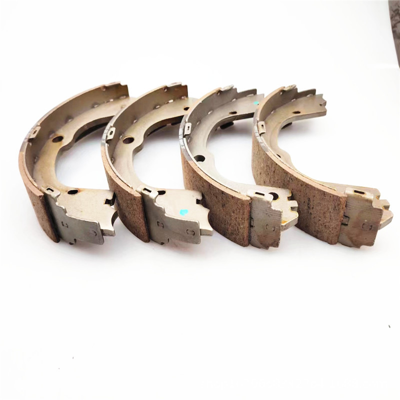 Suitable for SAIC Maxus V80G10 handbrake pad brake pad brake handbrake pad Maxus V80G10 rear wheel handbrake pad