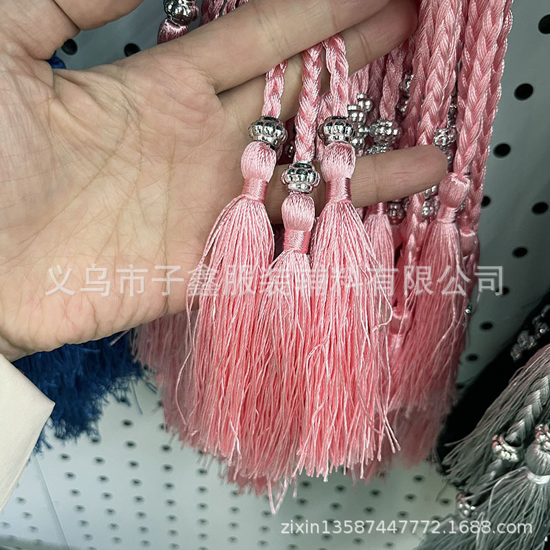 源工場の2頭は穂服の補助材料を掛けなければならない。|undefined