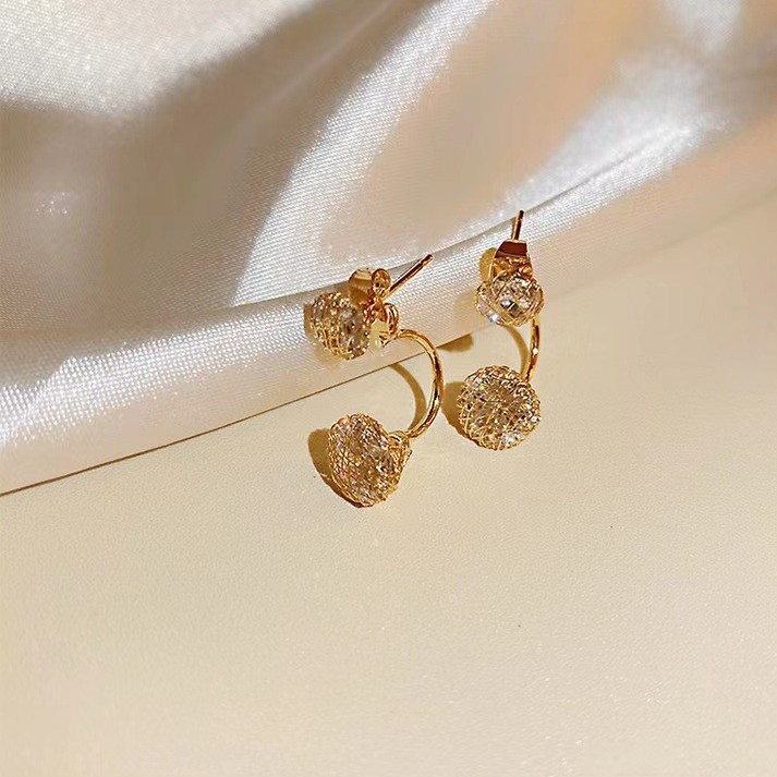 Aguja de plata estilo coreano de alta calidad línea hueca sinuoso zircon pendientes de lujo pequeños pendientes de diamantes cuadrados pendientes simples al por mayor