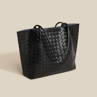 Woven capacious laptop, one-shoulder bag, genuine leather