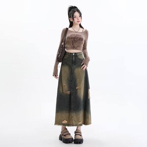 Vintage Rocker Girl Ripped Denim A-Line Maxi Skirt with Frayed Hem and High Waist for Autumn Wasteland Style