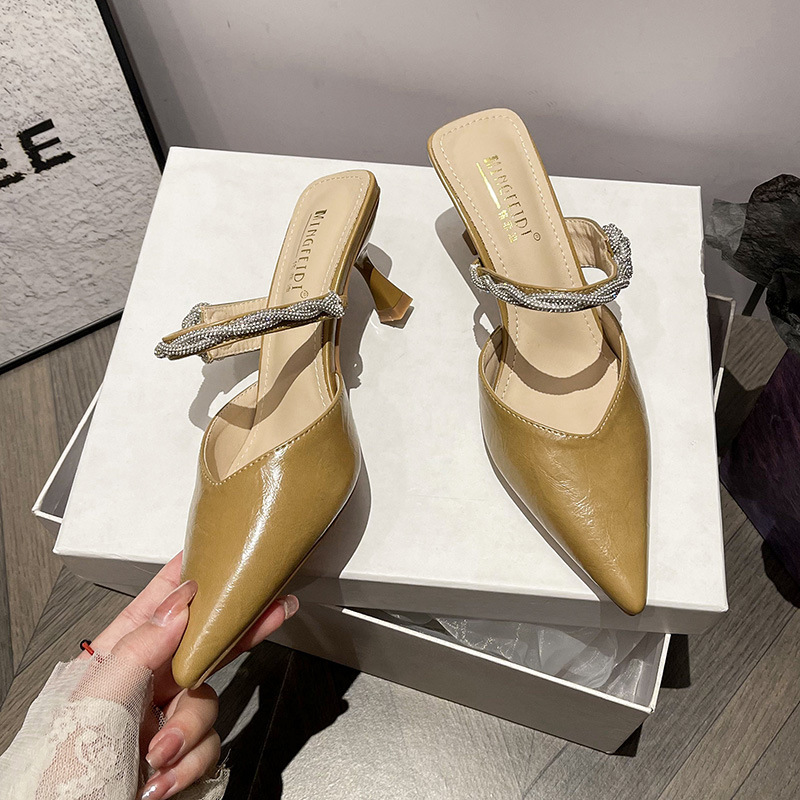 Baotou medio zapatillas 2026 nuevo tipo de verano con un talón de diamante zapatillas de tacones altos para mujeres con punta universal image 9