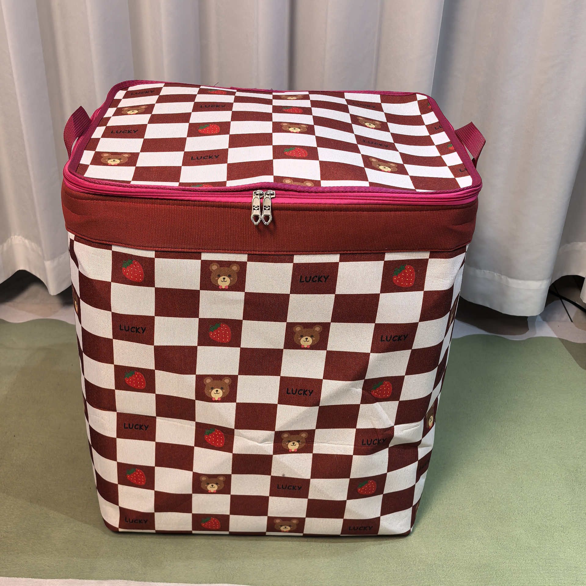 Capacious storage box with zipper for moving
