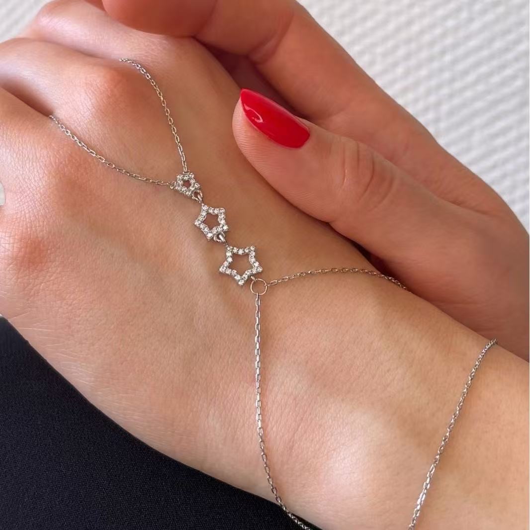 Fashionable Hollow Rhinestone Star Bracelet, Light Luxury, High-end, Simple, Diamond-embellished Jewelry Accessory For_voghion.com