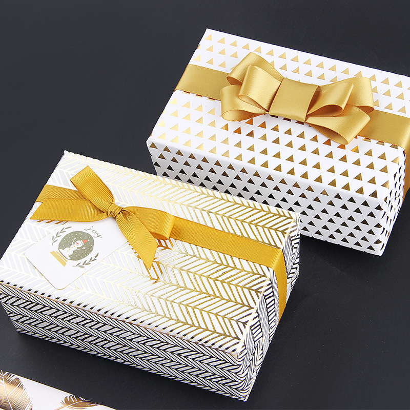 Papel de regalo de cumpleaños de San Valentín de Navidad traje de papel de regalo al por mayor Papel de regalo diario de onda bronceado
