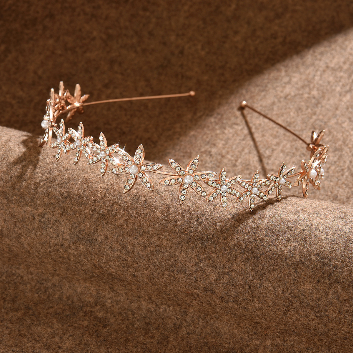 Rosa dorada de perlas