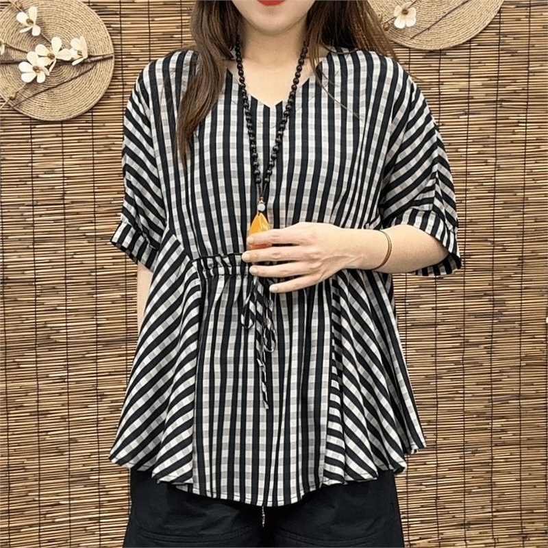 2026 Summer New Plaid Slimming Shirt Fashionable Blouse for Mothers Plus Size Women's Stylish Loose-Fitting Top 2026 Summer New Plaid Slimming Shirt Fashionable Blouse for Mothers Plus Size Women's Stylish Loose-Fitting Top