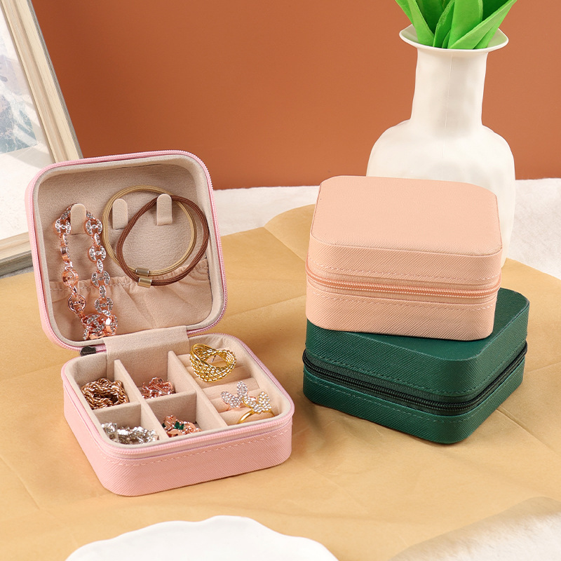 便携式首饰收纳盒2025新款耳钉耳环手饰项链戒指皮质珠宝盒饰品