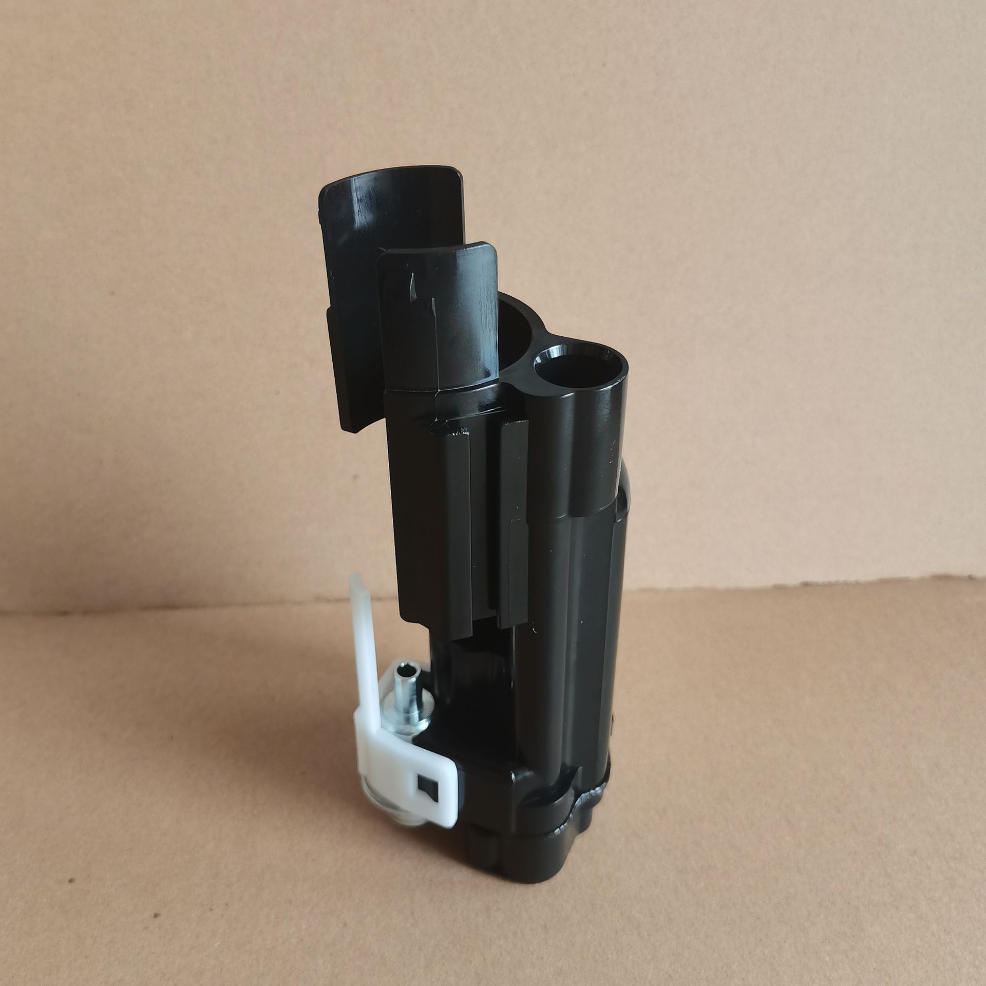 In-Stock Wholesale 1541024Fb0 Suitable for Suzuki Motorcycle Gasoline Filter Element Gasoline Filter Fuel Pump