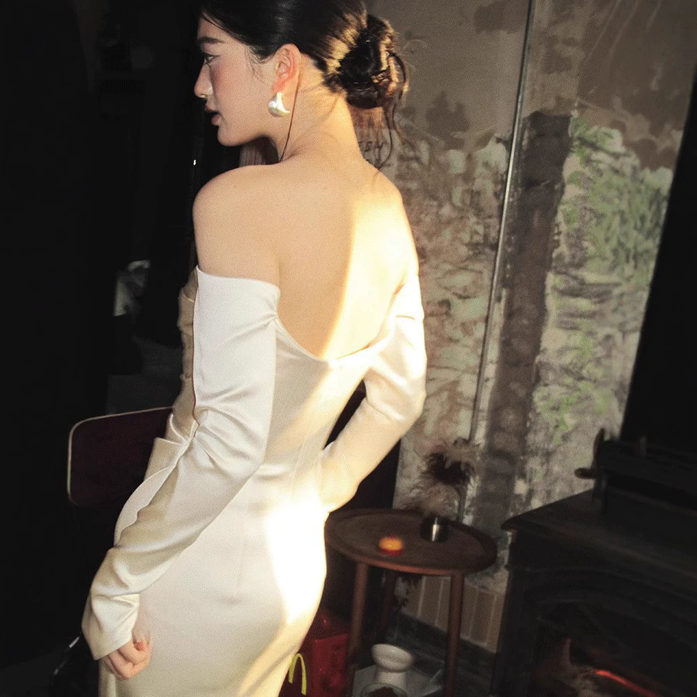 Свадебное платье, белое с длинным рукавом, вечернее, французский стиль, открытые плечи, кружевное, кроя «рыбий хвост»