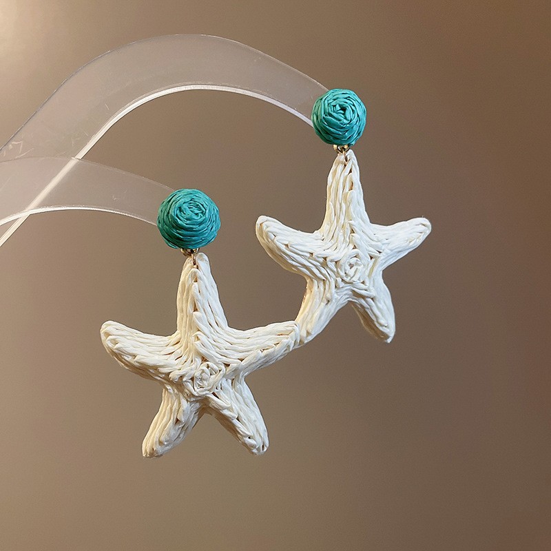 Pendientes de borla de flores de tela de aguja de plata Pendientes de estilo de vacaciones junto al mar