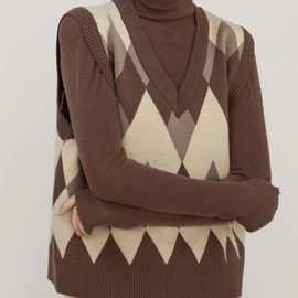 针织女冬新款设计感小众咖色上衣复古v领毛衣背心