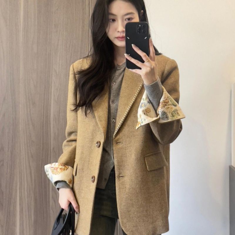 春季2025新款卡其色西装外套好看西服宽松显瘦气质上衣复古|undefined