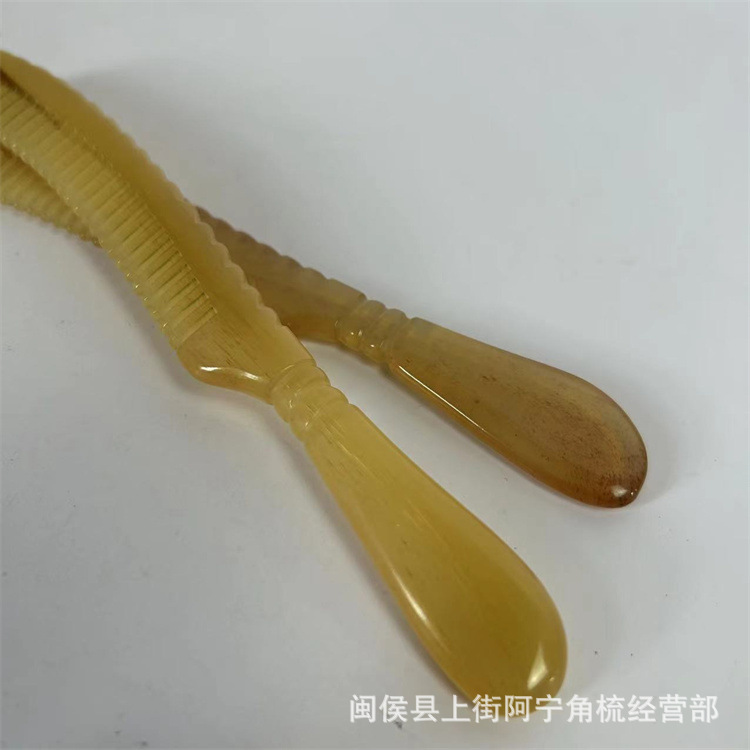 Thickened Goat Horn Comb 18cm Meridian Massage Comb with Handle for Hair Care and Scalp Grooming key features