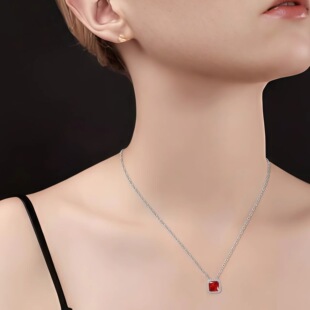 �¿��ļ�С���OӋ�Z�Sɫ��̼�ʯ�����и��朕r�з�ɫ�������I�