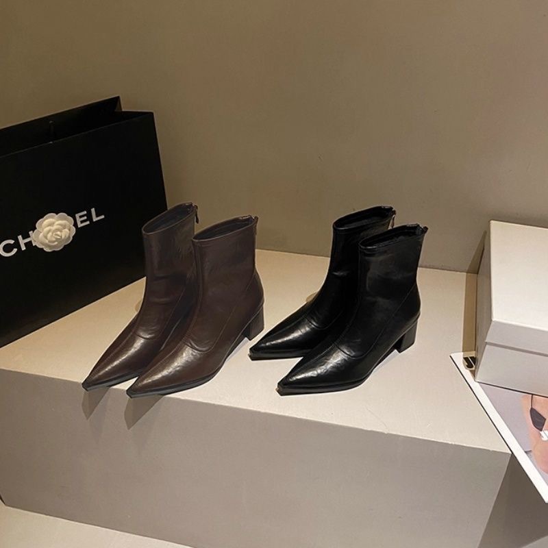 Autumn Winter Leg-Lengthening 2025 Chunky Slim Height-Increasing Pointed Toe High Heel Short Boots Fashion New Versatile_voghion.com