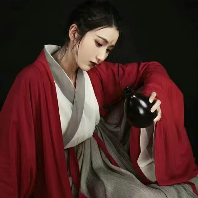 Light yellow wine flask