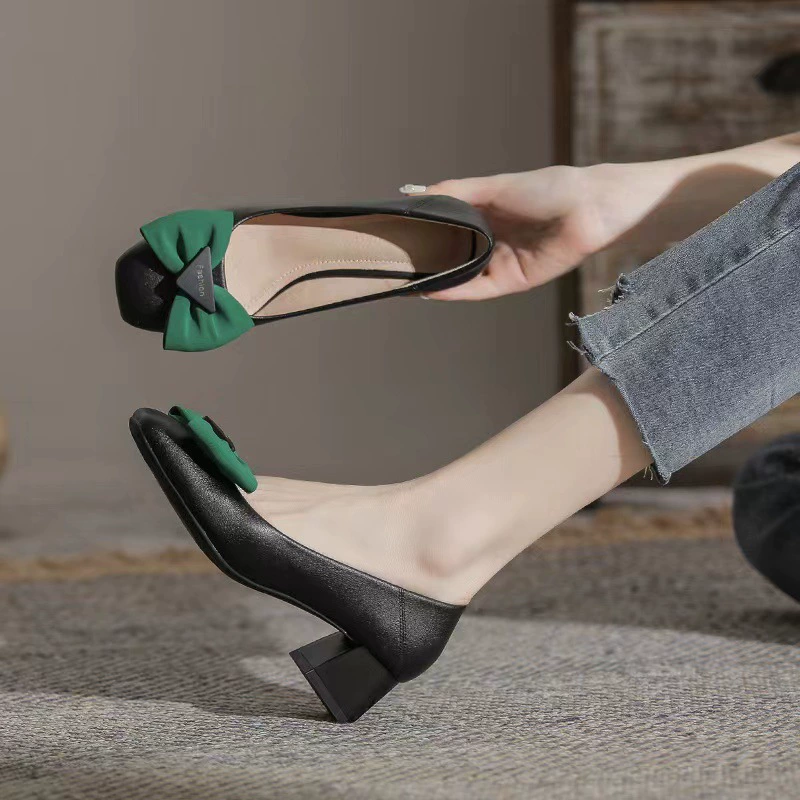 Summer footwear, universal work shoes for leisure, 2022 collection