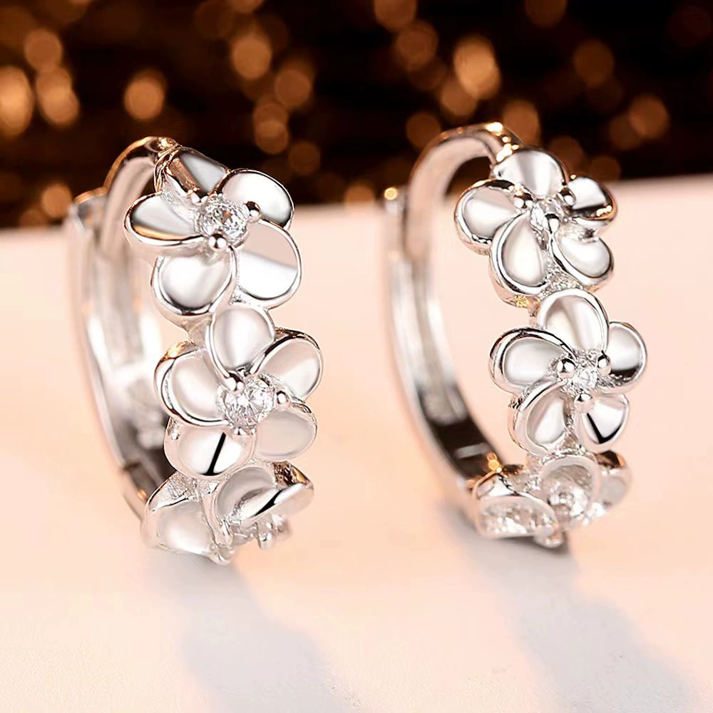 Новые серьги Guofeng Camellia Blossom с пряжкой для ушей, женские модные простые нишевые дизайнерские Элегантные компактные серьги с принтом интернет-знаменитостей