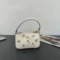 Small daisy