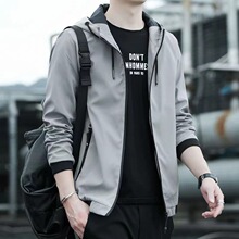 一件代发 Logo压标连帽夹克男士秋冬季户外潮休闲男装外套冲锋衣