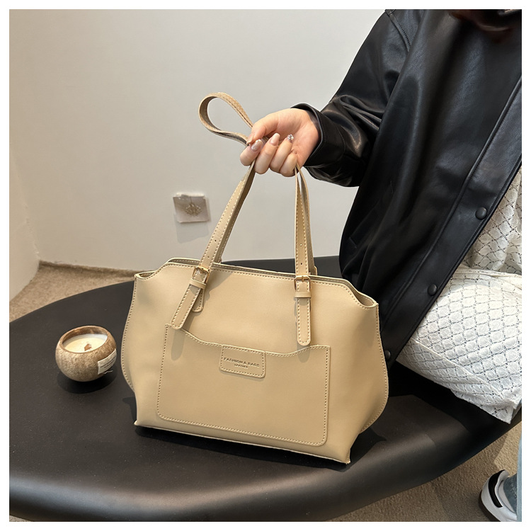 2024 New Popular Texture Large Capacity Tote Women's Trendy Fashion Leisure Student Commuter Bag_voghion.com