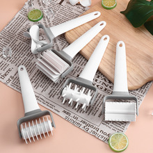 现货面包滚针披萨打孔器塑料翻糖面皮滚轮刀饼干起模器披萨拉网刀