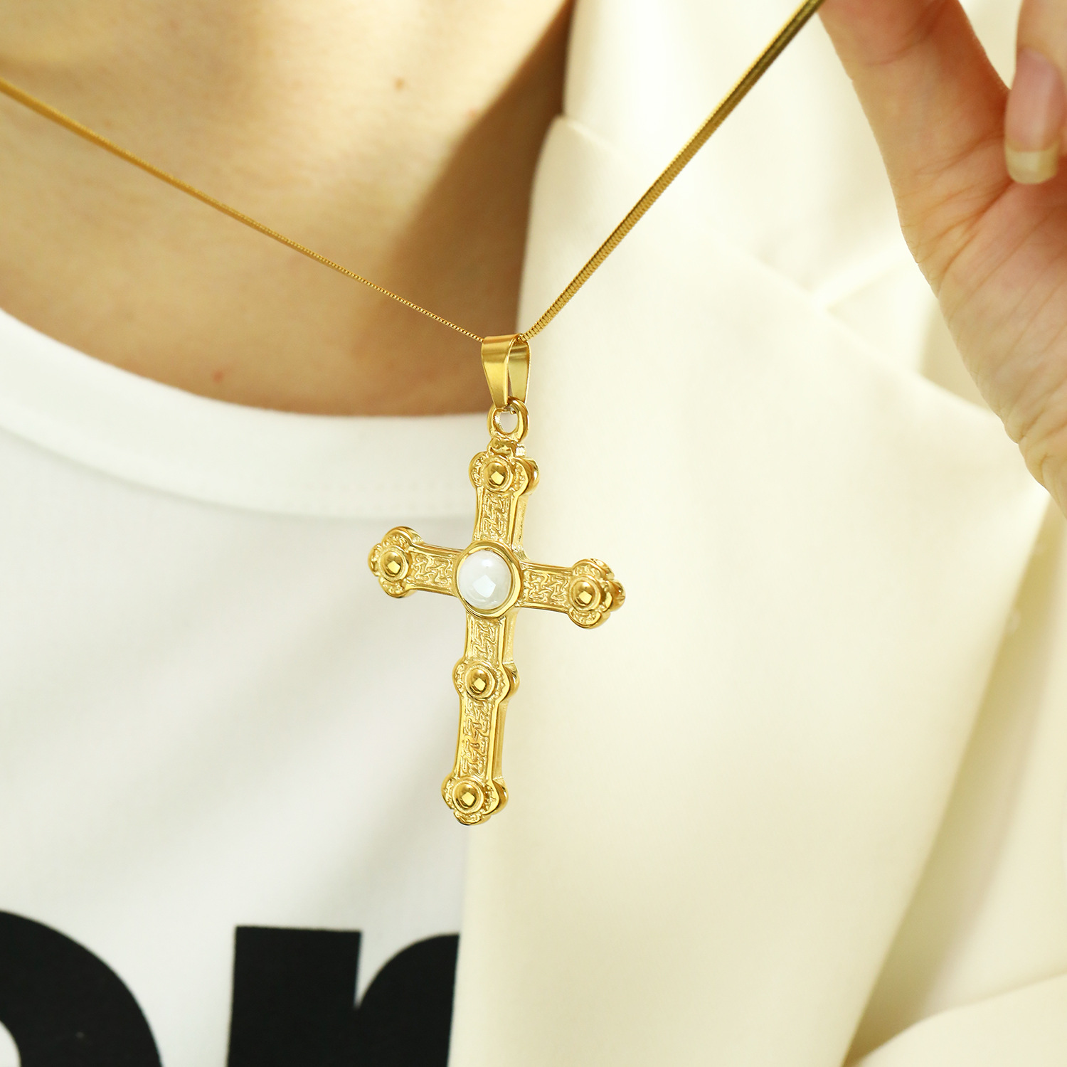 21g Weight Real Gold Plated Plating Material Artificial Gemstones Inlay Material Pendant Necklace Classification 1 Piece Quantity Casual, Daily Occasion 304 Stainless Steel Material Cross Pattern Women's Gender Vintage Style Style Waterproof Non Tarnish, Plating, Inlay Craft Real Gold Plated Cross 304 Stainless Steel Vintage Style Waterproof Non Tarnish Pendant Necklace 9