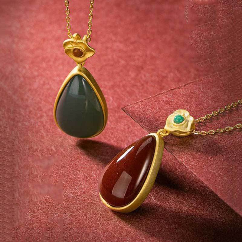Jasper drop-shaped from Khotan district