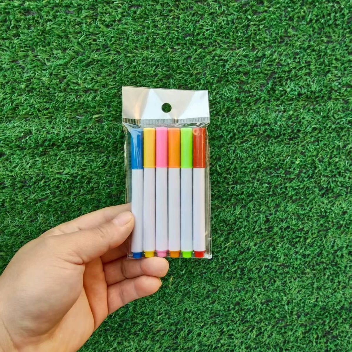 Pluma fluorescente estudiante fábrica al por mayor Oficina color pluma clave marcado acuarela pluma LED luz tablero pluma líquido tiza