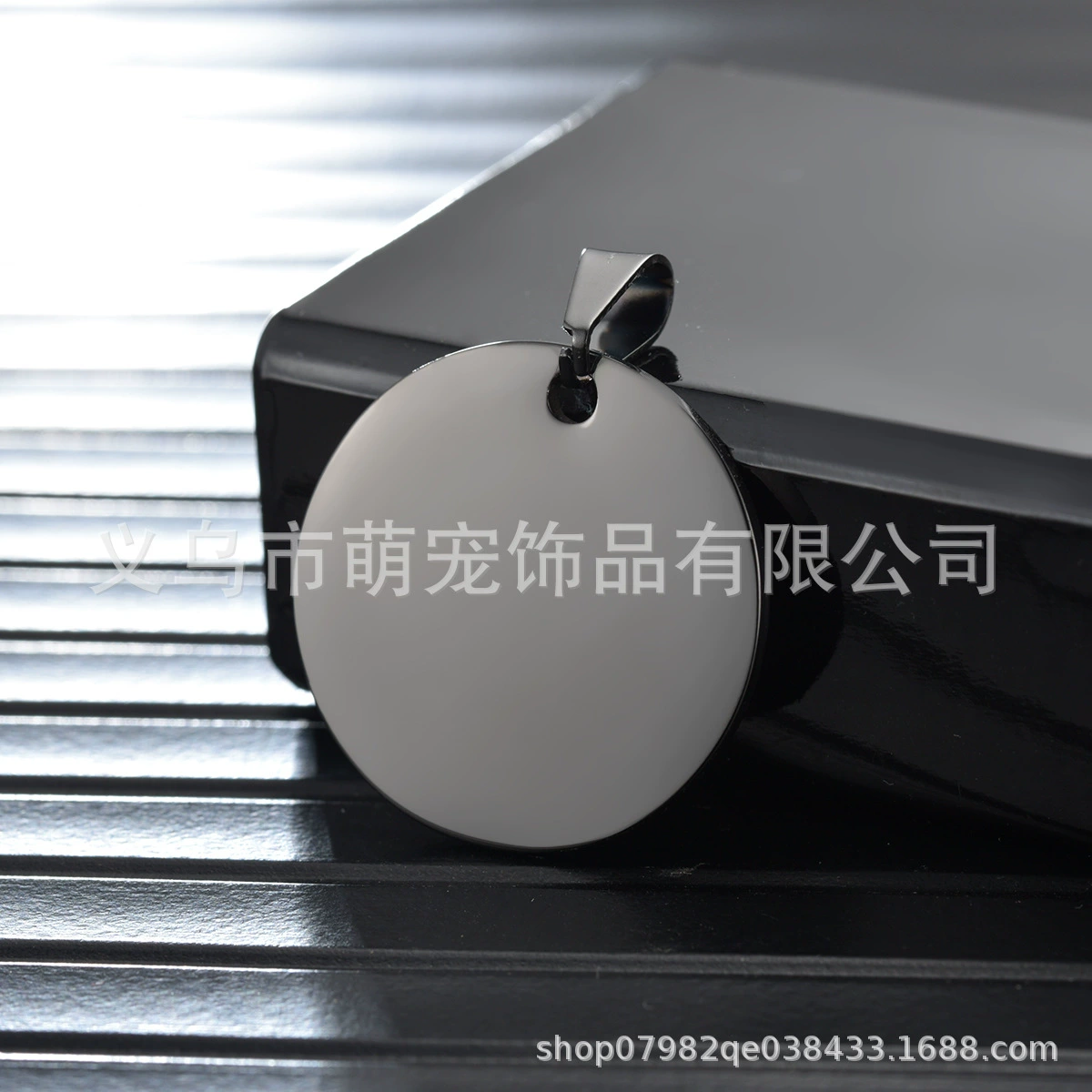 Производители источника напрямую поставляют титановую сталь круглый бренд домашних животных нержавеющая сталь DIY надписи коррозионные круглые аксессуары