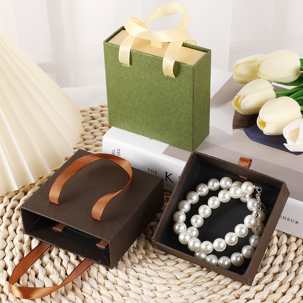 Simple Style Solid Color Paper Jewelry Packaging Bags display picture 2