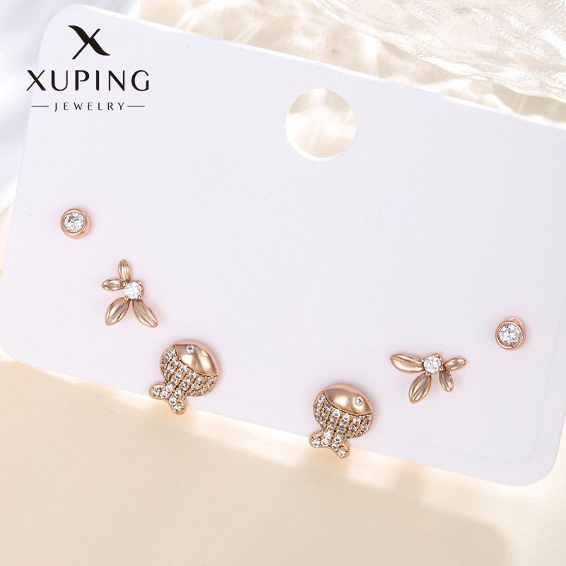 Xuping aleación de cobre chapado en oro con diamantes de zircón simple tres pares de pequeños pernos de orejas para mujeres coreanas temperamento conjunto de aretes