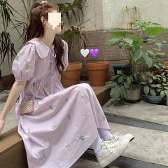 甘い年齢を軽減するベビードールカラーレースアップパフスリーブドレス女性の夏のルーズスリミング刺繍花タロパープルロングドレス