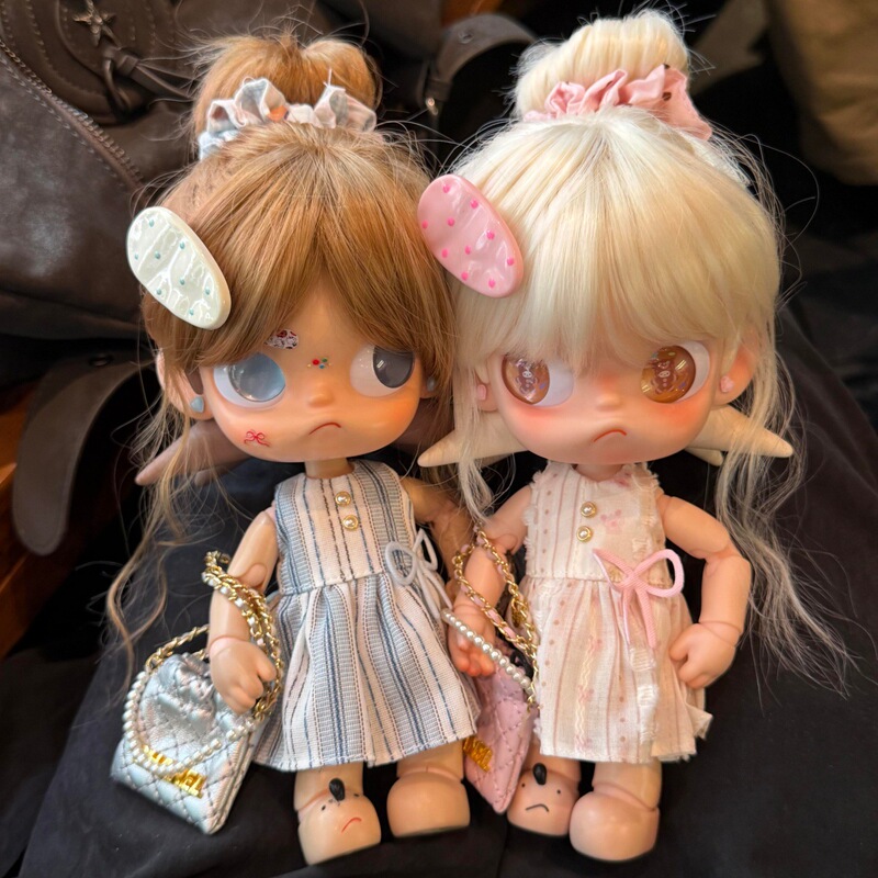 Zsiga's Gingerbread Man Wig with Curly Hair and Bangs, Soft and Silky, Extra Volume, Can Be Trimmed and Styled Zsiga's Gingerbread Man Wig with Curly Hair and Bangs, Soft and Silky, Extra Volume, Can Be Trimmed and Styled