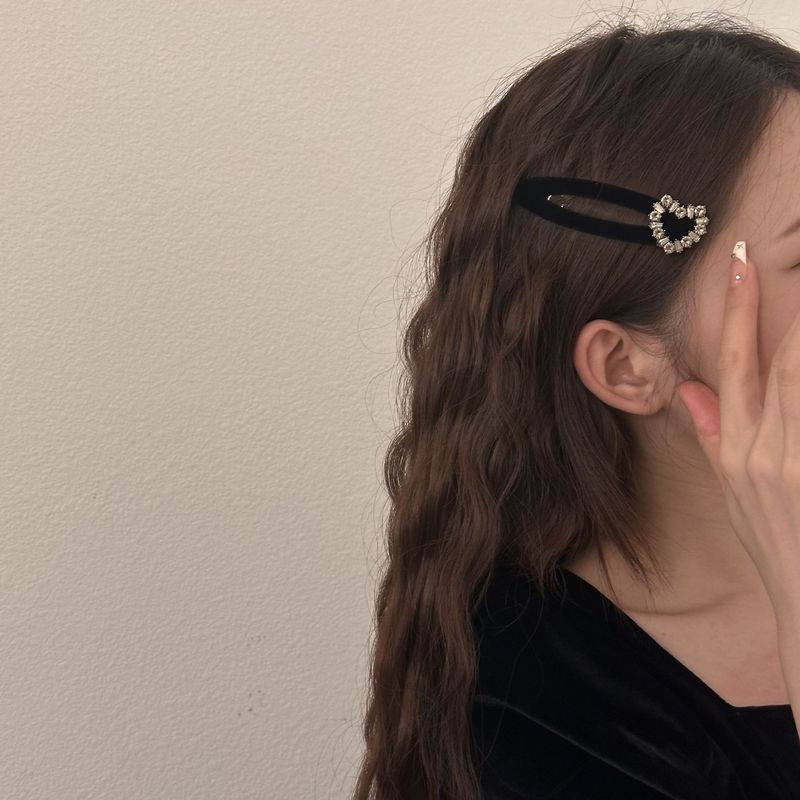 韓国の高級感の黒いベルベットの愛のドリルbbクリップのレトロなベルベットのドリルのヘアクリップのキラキラ前髪クリップ|undefined
