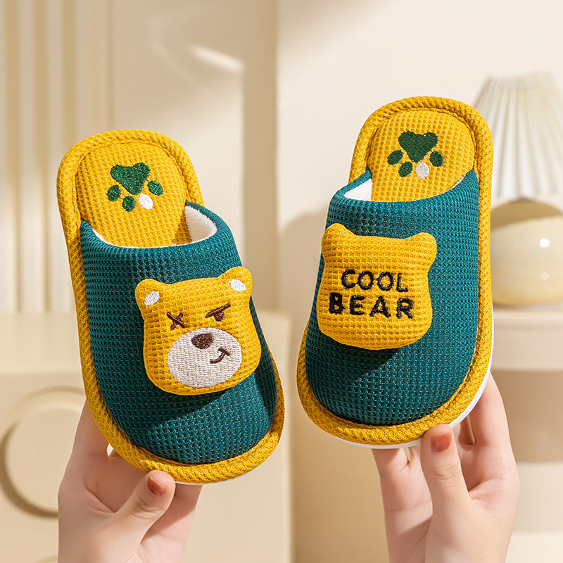 Invierno zapatillas de algodón para niños, niños y niñas, padres e hijos, bolsas de dibujos animados lindas, tacones antideslizantes para bebés en el interior, zapatillas de lana casera