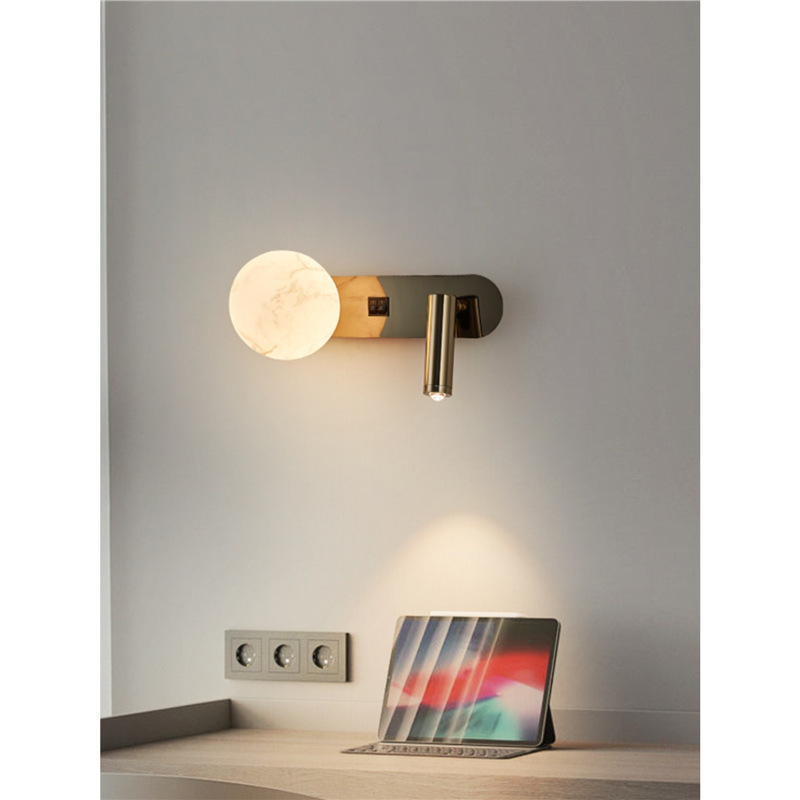 침실 벽 램프 이탈리아 미니멀 한 회전 독서 침대 옆 스포트라이트 2024 새로운 호텔 방 배경 벽 램프
