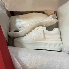 高版 華倫V家大鉚釘小白鞋女2023真皮休閒厚底增高麵包鞋情侶鞋男