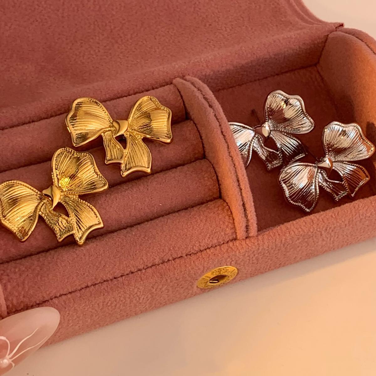 Orecchini alla moda popolari in acciaio inossidabile elettroplaccati con fiocco, di alta qualità, estivi, versatili, piccoli, freschi, squisiti, all'ingrosso_voghion.com