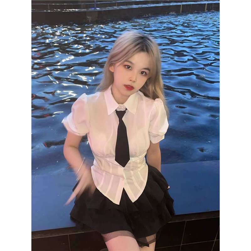 College-style sweet and spicy tie shirt for women, summer JK uniform, puff sleeve shirt, waist-cinching slimming white short-sleeve top College-style sweet and spicy tie shirt for women, summer JK uniform, puff sleeve shirt, waist-cinching slimming white short-sleeve top