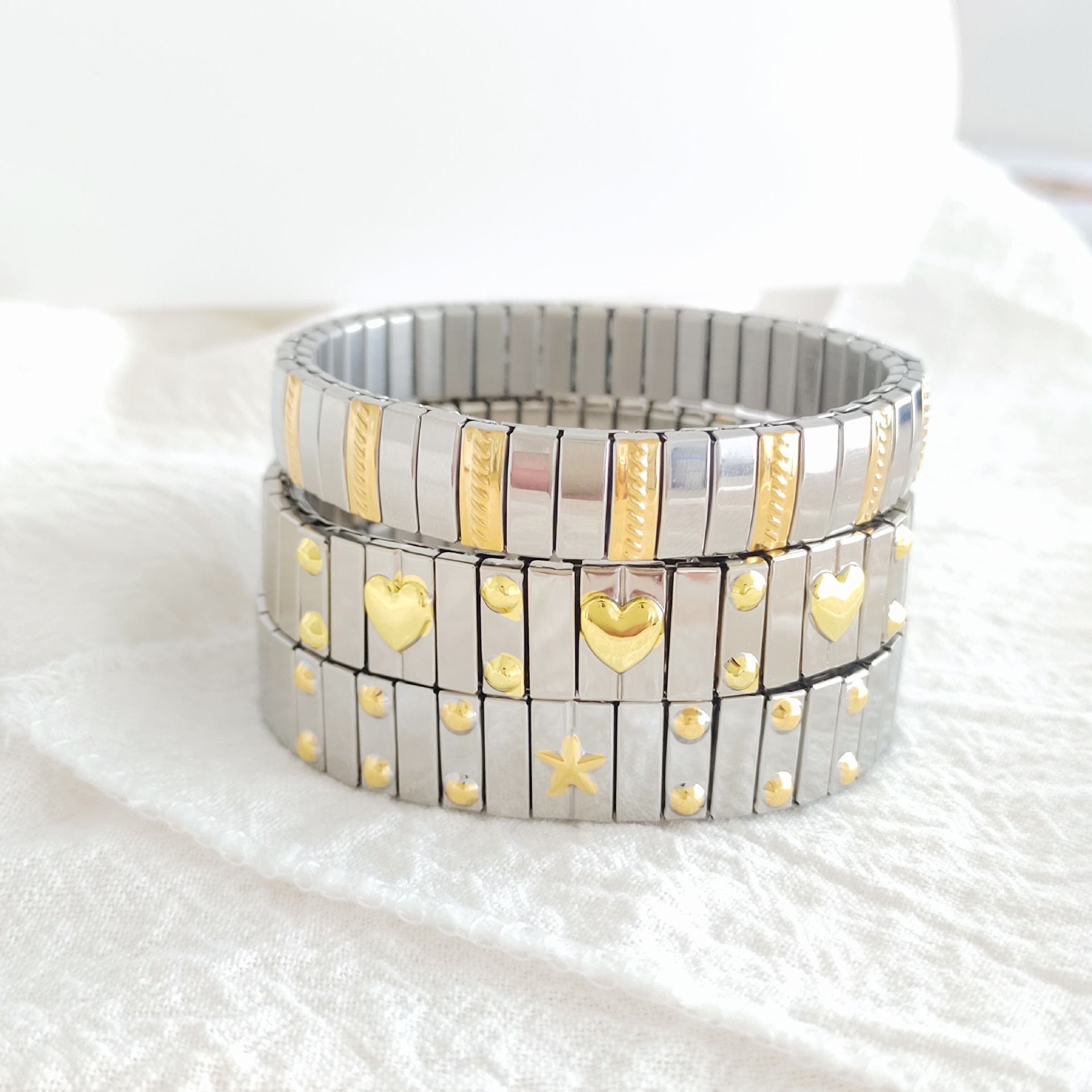 T-shirts & Shirts display picture 6