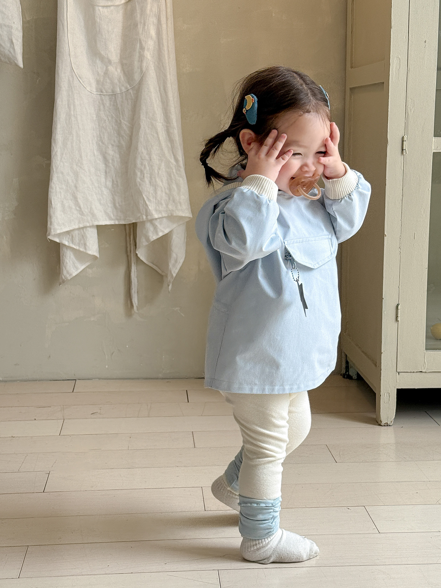 Sugar Pear ropa infantil abrigo de niñas otoño 2025 nuevo estilo para niños ropa de vestir ropa de bebé