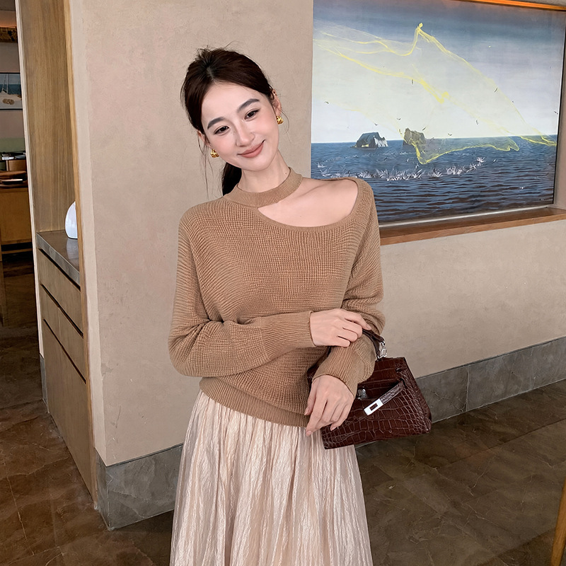 Xiuxixi Thirteen Lines 2026 Autumn Elegant Wool Off-Shoulder Halter Knit Top K25237 Xiuxixi Thirteen Lines 2026 Autumn Elegant Wool Off-Shoulder Halter Knit Top K25237