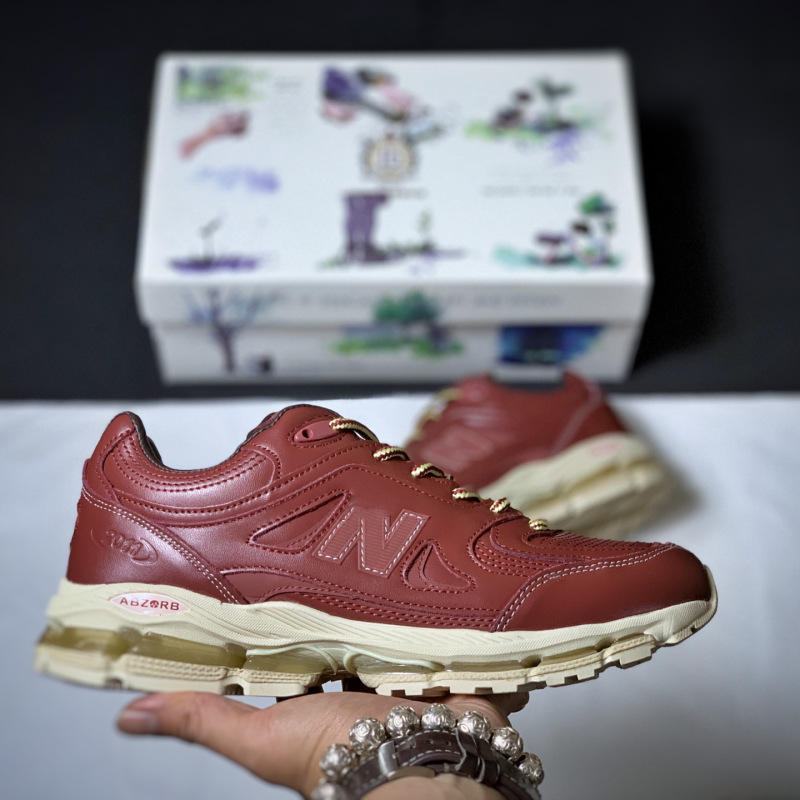 High-end NB2011 X kit collaboration, comfortable running shoes, retro burgundy suede patchwork design, unisex athletic shoes