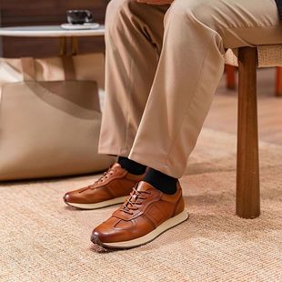 Ӣ��ˮϴţƤ��Ь�\��Ь��ʿ���eЬ��Ƥ�͹����f��Ь�r�а���Ь��