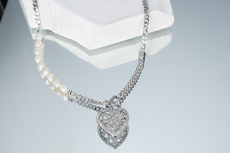 Collier En Forme De Coeur En Cuivre De Perles De Mode De Niche Chaîne De Clavicule display picture 4